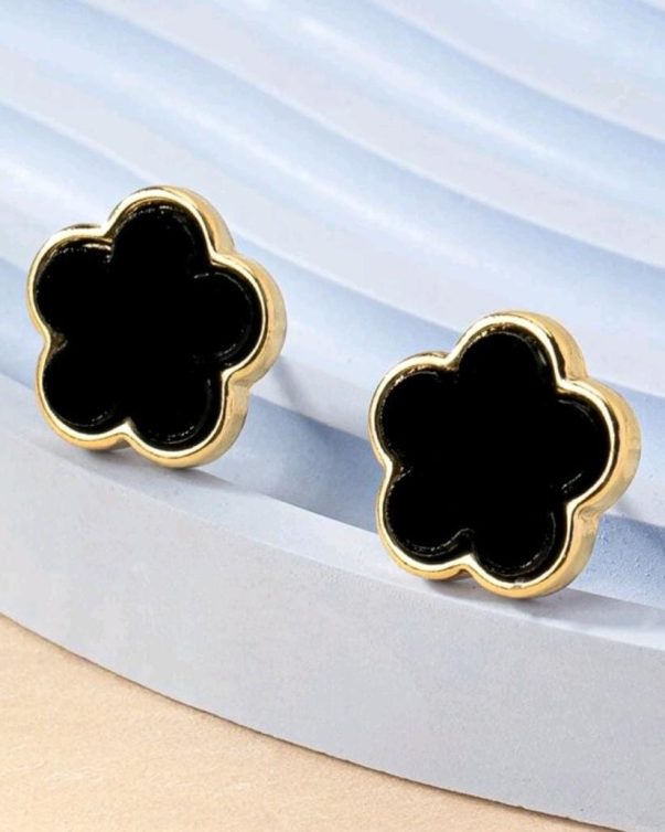 1 Pair Of Lucky Four Leaf Clover Ear Clips Fashionable Five Petal Flower Ear Clips For Women's Earrings Valentines