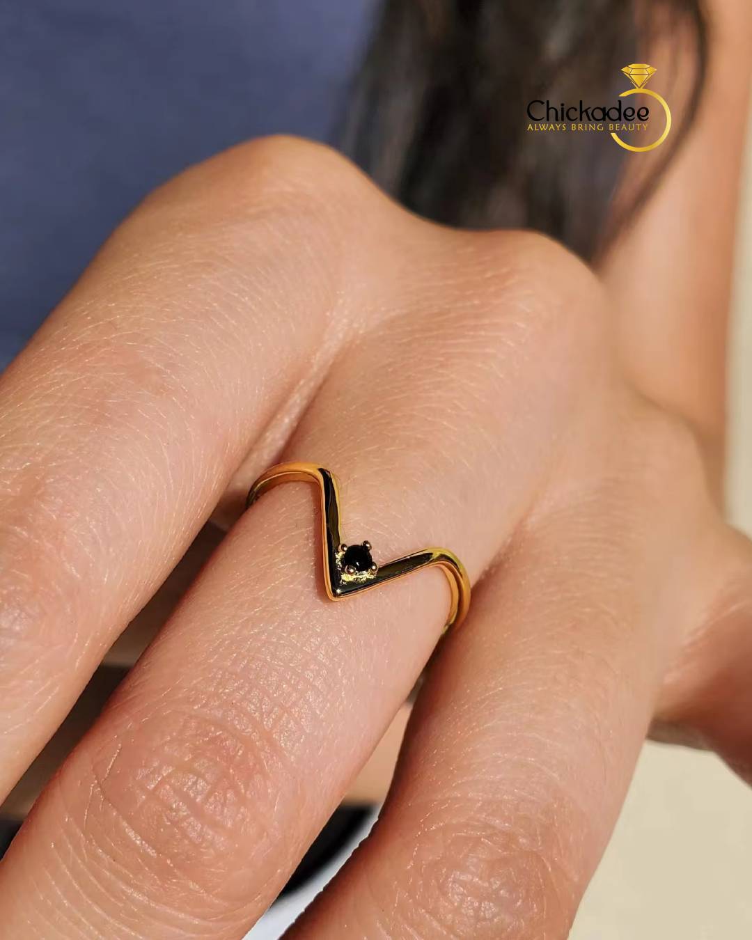 Thin Finger Black Zircon V Shaped Letter Gold