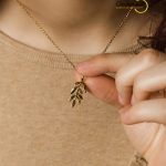 18k gold plated leaf pendant necklace