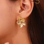 Fashion Design Engraved Flower Earrings