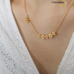 Texture Light Luxury Personality Flower Pendant Choker Necklace